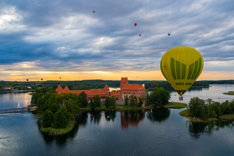 Vilnius: volo in mongolfiera su Vilnius o Trakai