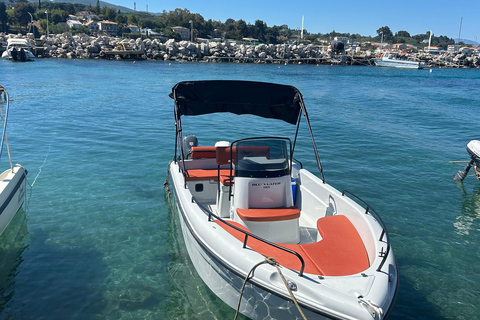 Zakynthos: Private Boat Rental for Marathonisi and the Caves of Keri Zakynthos: Private Boat Rental without a license for an unforgettable experience