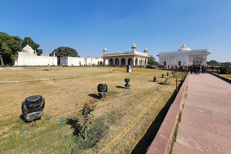 Nueva Delhi: entrada al Fuerte Rojo con guía opcional y recogidaBoleto con guía turístico y recogida y devolución en el hotel