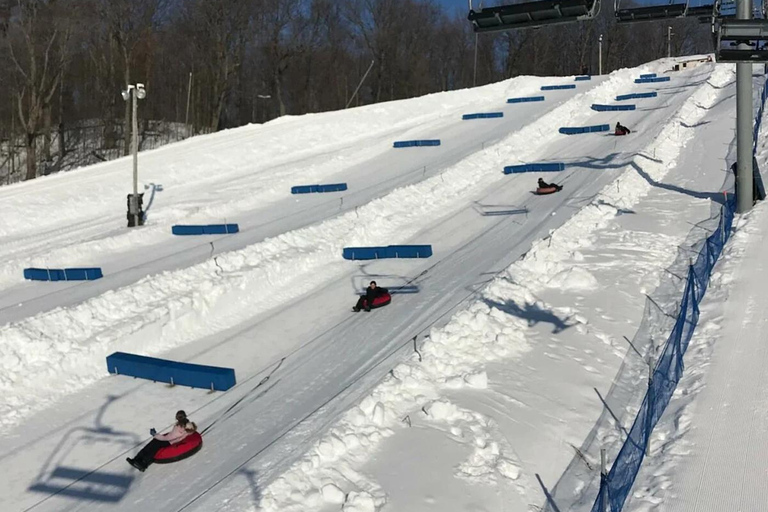 Toronto: Sneeuw Tubing Avontuur RV-Camper Tour