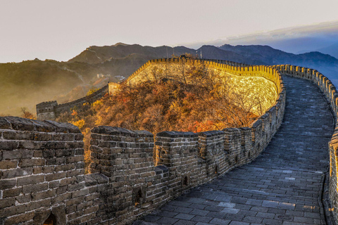 Beijing: Mutianyu Great Wall Tour with Photographer 1-Hour Follow Shoot+15 Retouched Photos