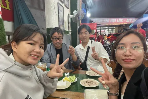 Da Nang City Street Food Private Tour With Local Students