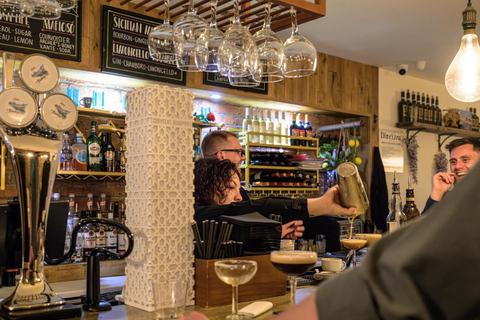 Manchester: Private Cocktail Masterclass with Dinner