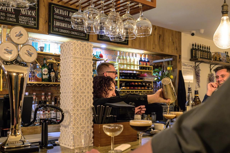 Manchester: Private Cocktail Masterclass with Dinner