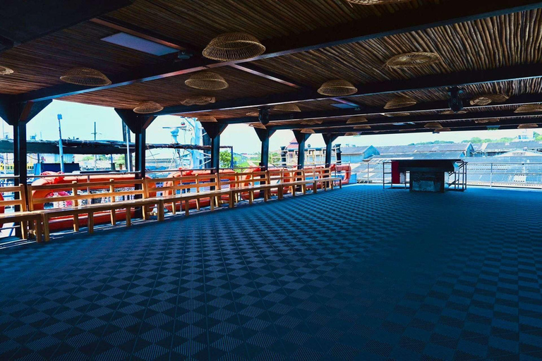 Helicopter Flight Over Tierra Bomba, VIP Bay Tour, Lunch, and Open Bar Helicopter Flight in Tierra Bomba Tour Bahía VIP, Lunch and Open Bar