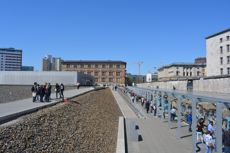 Private Behind the Berlin Wall and Cold War Berlin Tour