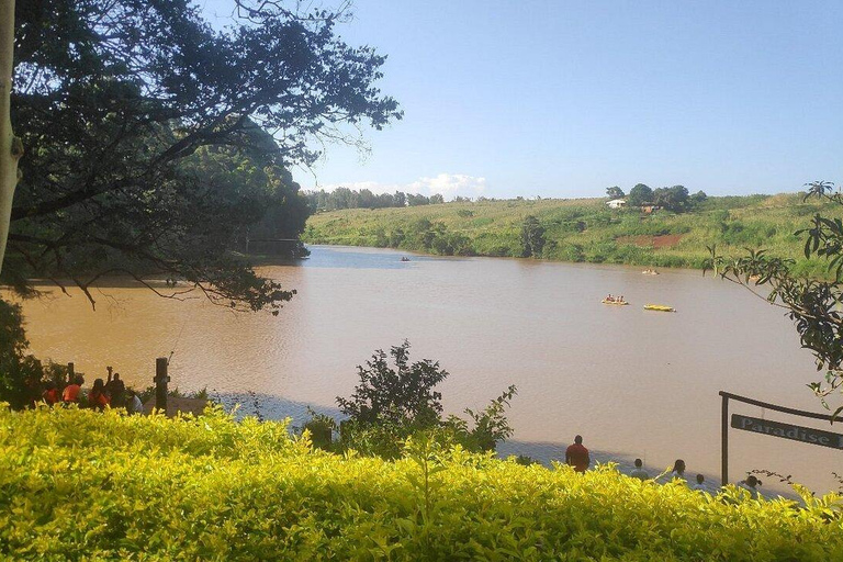 Nairobi: Paradise Lost Waterfall and Caves Guided Tour