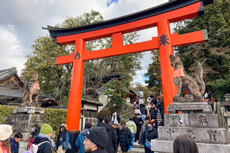 Kyoto: Fushimi Inari Night Walking Tour with Guide Kyoto: Mystical Fushimi Inari Night Walk with Pro Guide