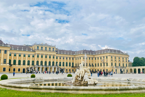 Vienna: UNESCO Schönbrunn Palace Guided Tour with Entry