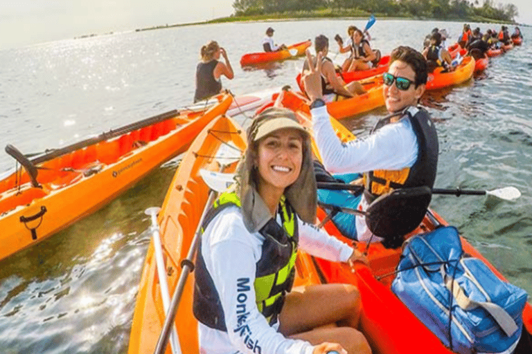 Ilha dos Sacrifícios: Aventura de caiaque e snorkel