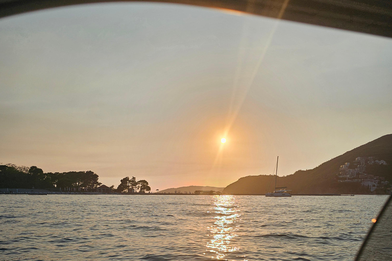 4-Hour Private Boat Tour — Blue Lagoon, Caves & Sveti Stefan