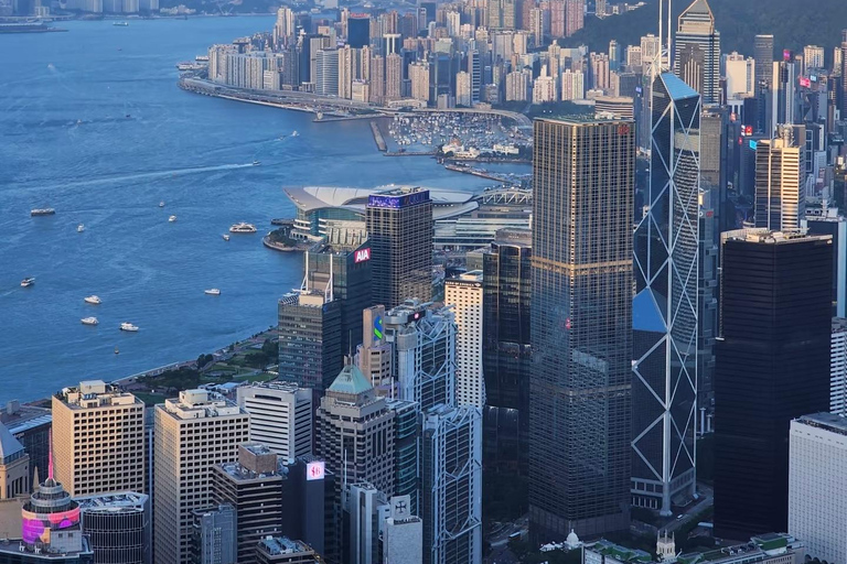 From Shenzhen: Hong Kong Heritage, Skyline & Harbour View Guide for other languages