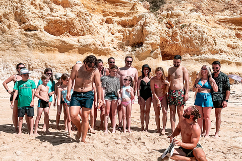 Benagil : Visite guidée en kayak à l&#039;intérieur des grottes et Praia da Marinha.