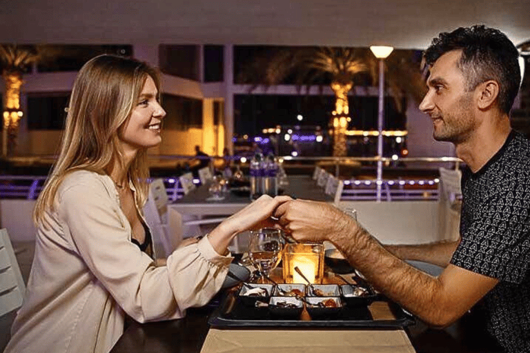 Dubai: Marina Premium Dinner Cruise with Unlimited Drinks Upper Deck without transfers