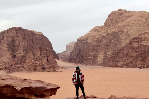 Wadi Rum : 2nuits/3Jours de trekking dans le désert, Camping &amp; repas