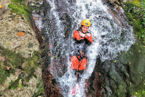 VEGA DE PAS, Cantabria : BARRANQUISMO INICIACION, FOR THE WHOLE FAMILY