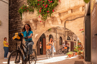 Bari: City Highlights Guided Bike Tour