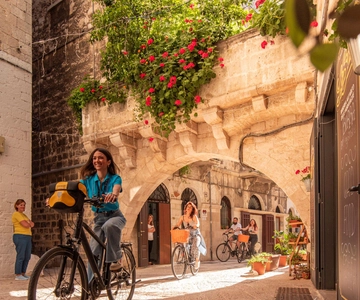 Bari: City Highlights Guided Bike Tour