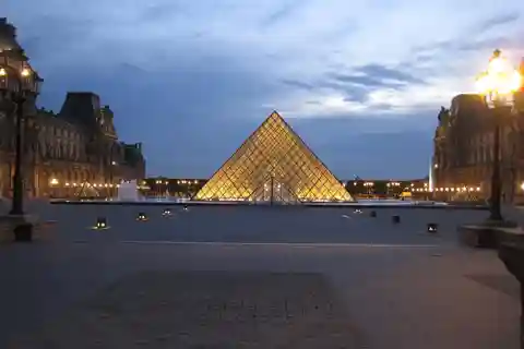 Louvre Museum Timed Entrance Ticket with Audio Guide