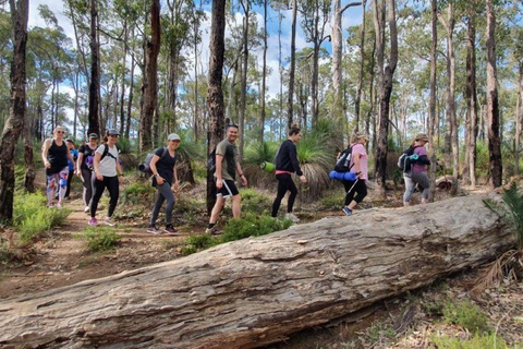 Perth: Wędrówka z jogą o zachodzie słońca z lekką kolacją