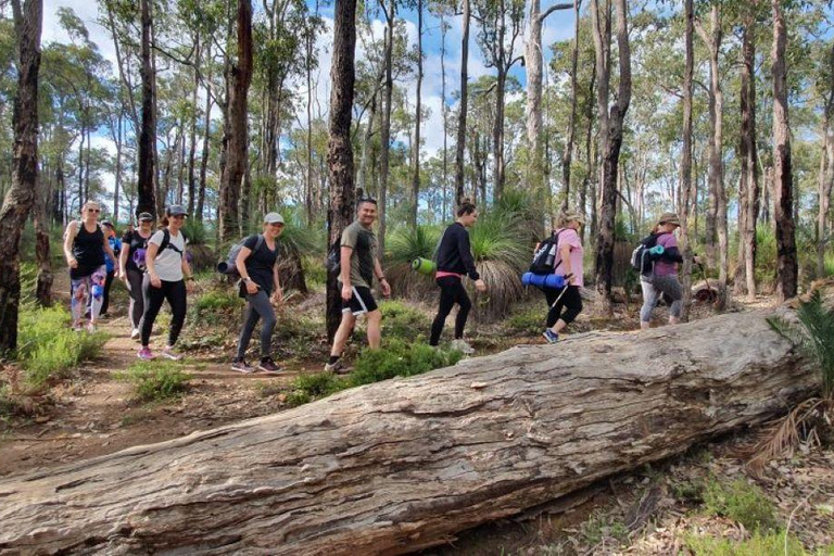 Perth: Wędrówka z jogą o zachodzie słońca z lekką kolacją