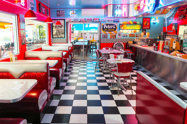 Airlie Beach: Conway Beach & George’s Diner Tour