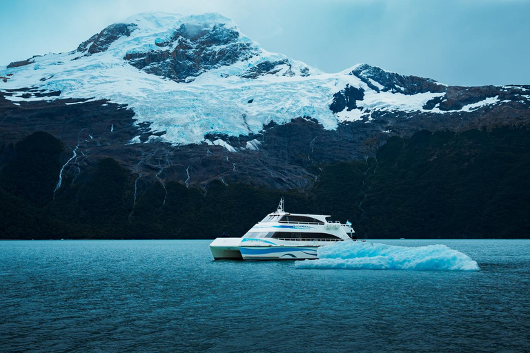 El Calafate: All Glaciers Cruise Tour l Spegazzini & Upsala Entry ticket with Transportation