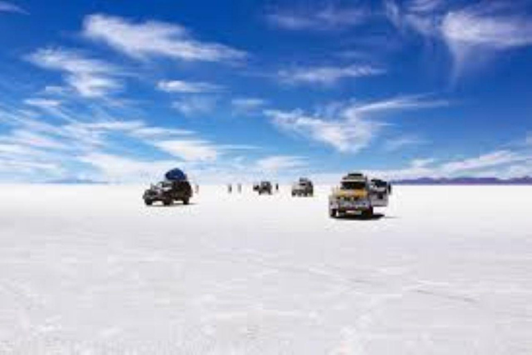 Uyuni : visite de 2 jours avec le cimetière des trains et le monument de Dakar