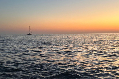 Marseille: Sunset Sailboat Trip Marseille: Sunset Sailboat Tour