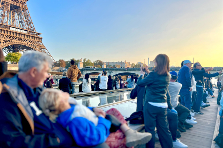 Paris: Day or Evening River Cruise with Musical Ambiance Paris: Evening River Cruise with Musical Ambiance & Postcard