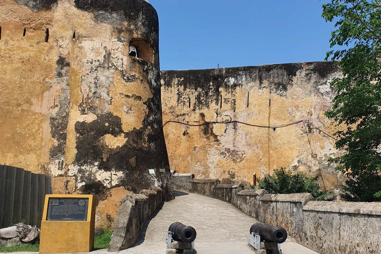 Mombasa: City Tour and Evening Dhow Cruise with Pickup