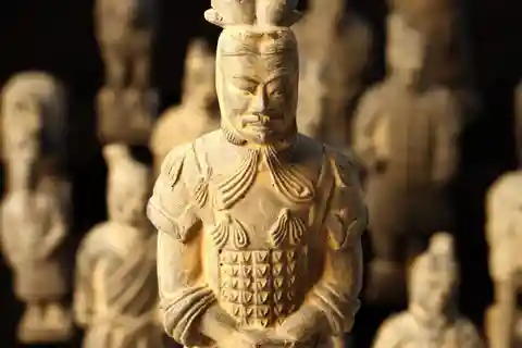 Xian: Bus Tour of Terracotta Warriors With Guide & Lunch