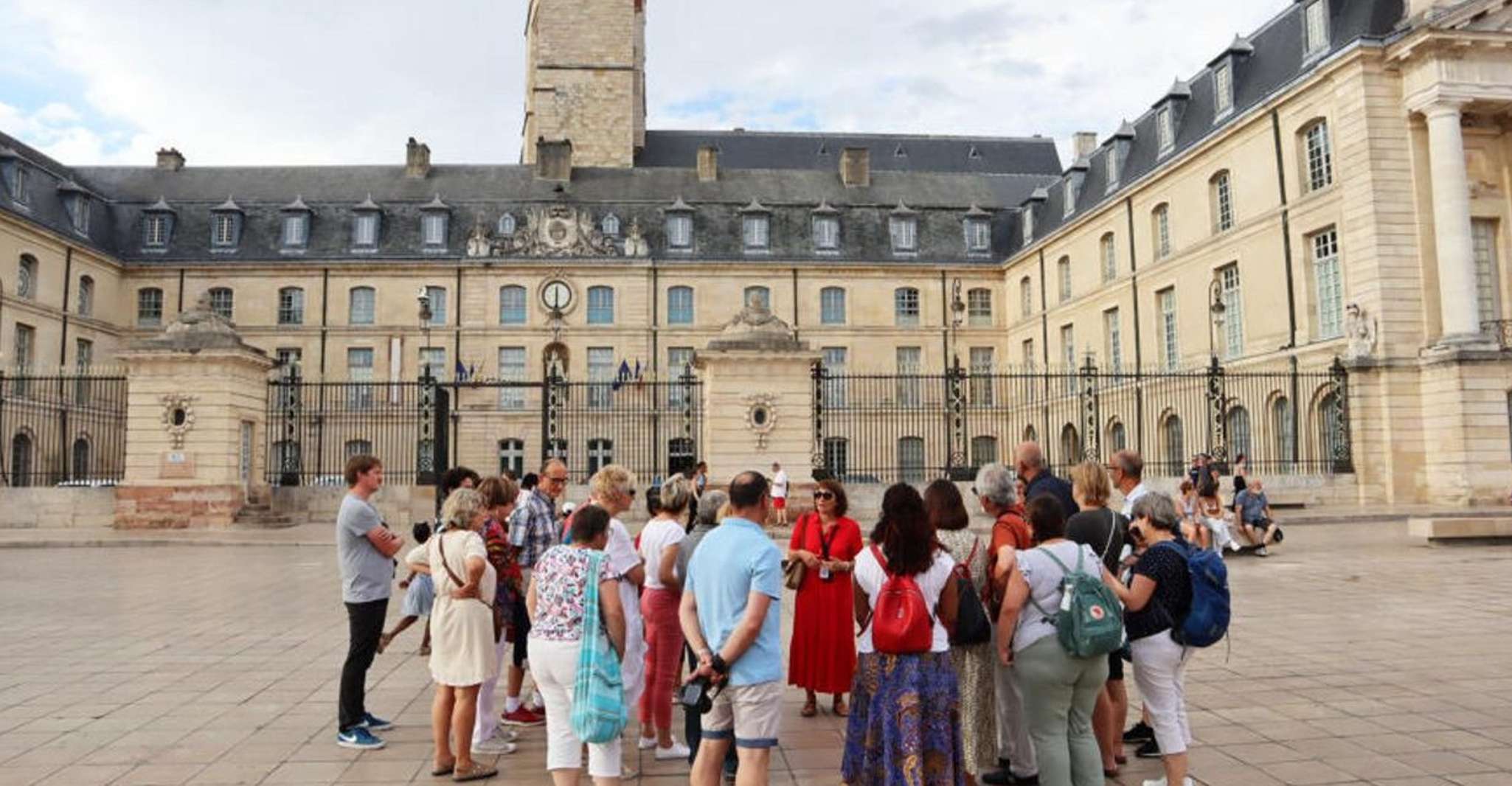 Dijon, City Tour with a French-speaking Guide - Housity