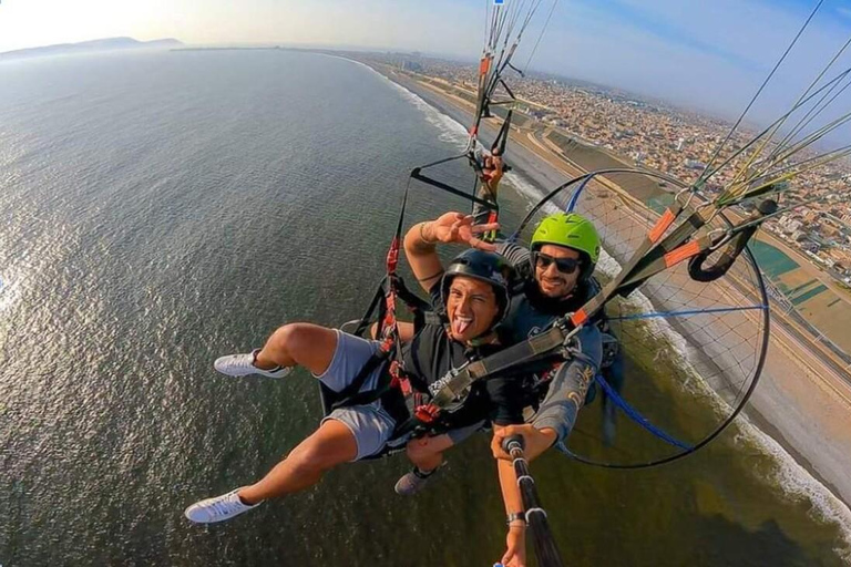 Lima: Paratrike Experience | Fly over the beaches of the Costa Verde