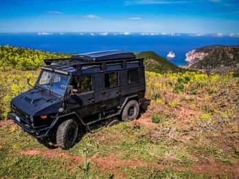 Da Iglesias: tour in jeep con trekking
