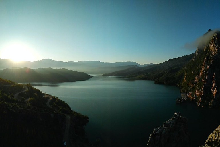 Sereniteit van het Bovilla-meer: Dagwandeling vanuit Tirana/Durres/Golem