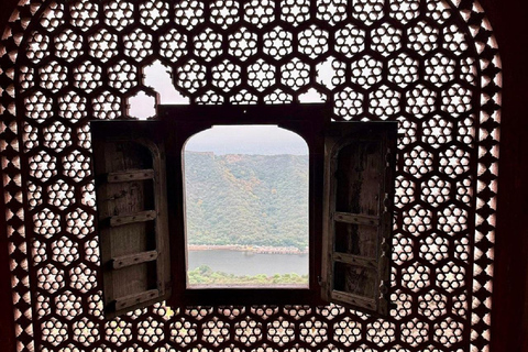 Jaipur: Royal Delights AC Car Sightseeing with Guide