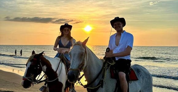Cartagena: RIDE A HORSE with pick-up at the hotel and return