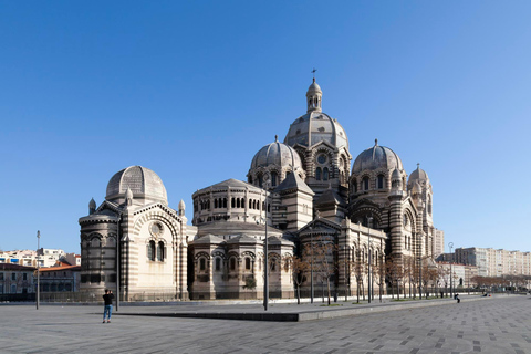 Marseille: Capture the most Photogenic Spots with a Local Guided Photogenic Highlights Tour with a Local