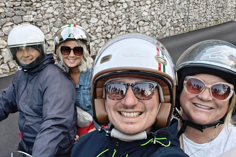 Sorrento Coast: Discover Hidden Gems by Vespa with a Buddy