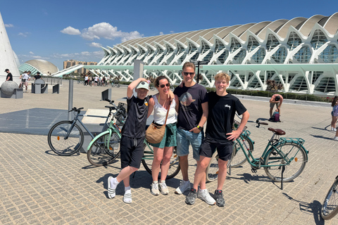 Tour guidato di Valencia in bicicletta in piccoli gruppiTour guidato condiviso di Valencia in piccoli gruppi