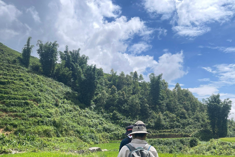 Red Dao Village Trek and Herbal Bath