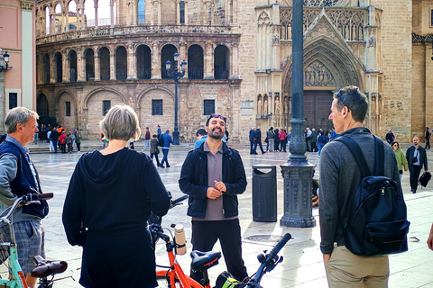 Valencia: tour guidato in e-bike dal centro storico alla Città delle ArtiTour guidato in bici d&#039;epoca