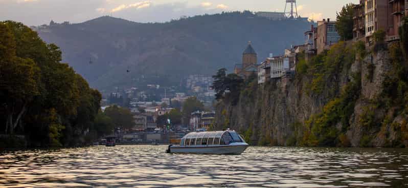 Tbilisi: Old Town Left Bank Walking Tour with Boat Ride