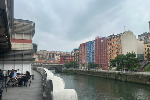 Bilbao: Private guided visit in Italian with a historian