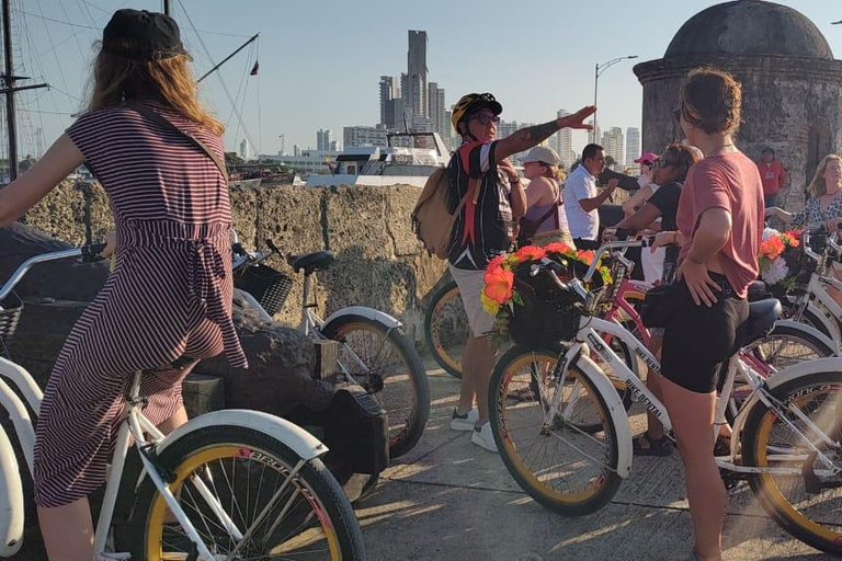 Cartagena: Ruta Histórica, Cultural y Graciosa en Bicicleta