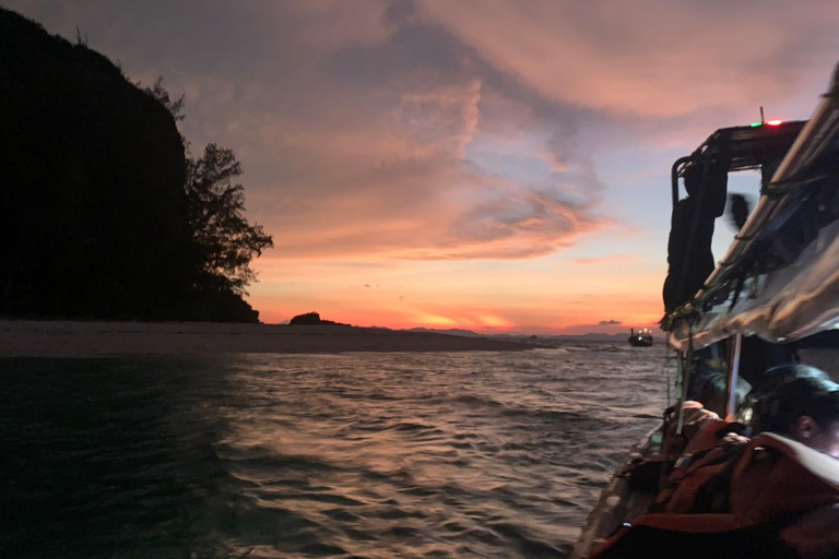 كرابي: غروب الشمس في 7 جزر والسباحة في العوالق مع عشاء شواء