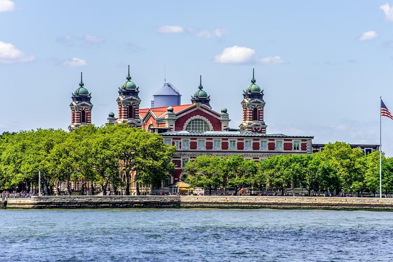 NYC Skyline &amp; Statue of Liberty Sightseeing Cruise90 minuten durende rondleiding