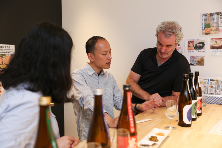 Degustazione di sake nel centro di Kyoto