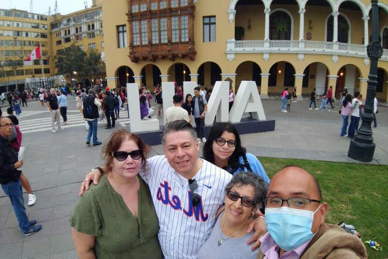 Lima: tour privato del centro storico, Miraflores e catacombeTour del centro storico, delle catacombe e di Miraflores